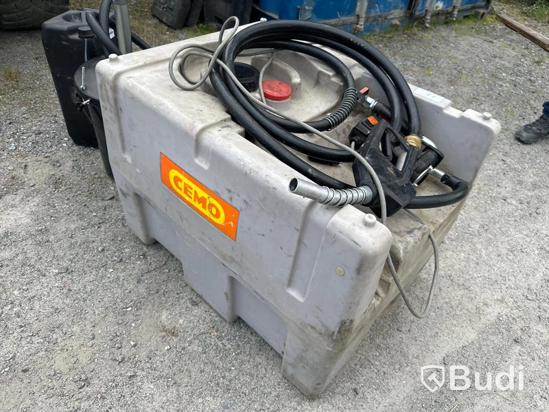 Mobil dieseltank 200 liter ink fettspruta och dunk motorolja