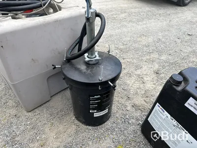 Mobil dieseltank 200 liter ink fettspruta och dunk motorolja