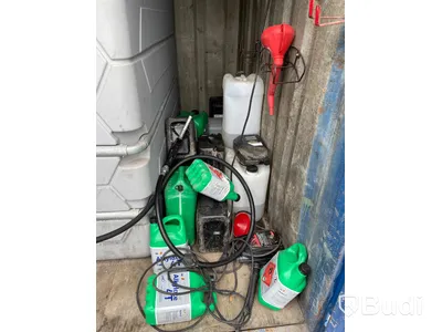 10 fots container med 2522 liters dieseltank med pump. Ink ca 500 liter diesel samt mindre diesltank