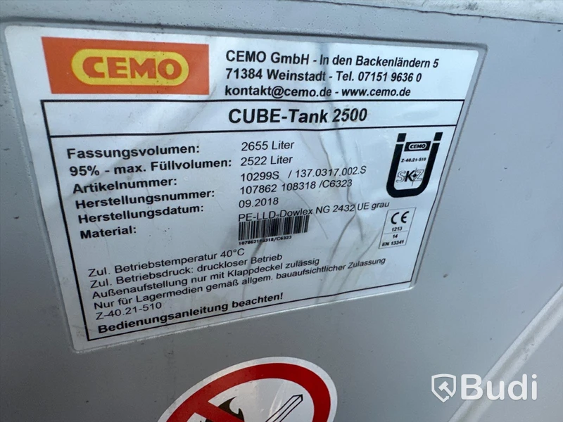 10 fots container med 2522 liters dieseltank med pump. Ink ca 500 liter diesel samt mindre diesltank