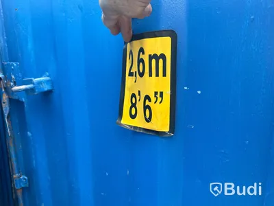 10 fots container med 2522 liters dieseltank med pump. Ink ca 500 liter diesel samt mindre diesltank