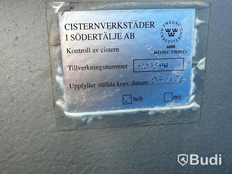 10 fots tankcontainer med 2kubiks tank med pump