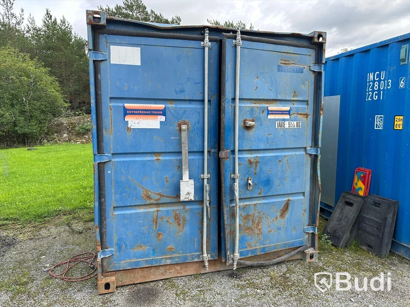 10 fots tankcontainer med 2kubiks tank med pump