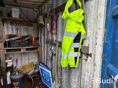 10 fots container. Renoveringsobjekt.