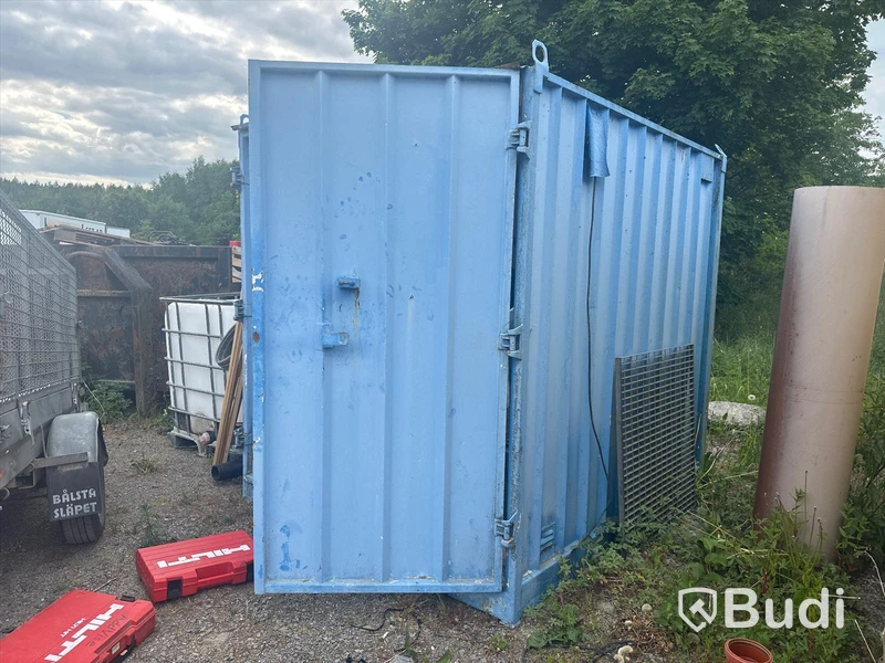 8 fots container med innehåll