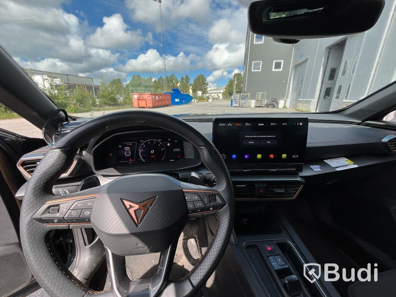 Personbil Seat Cupra Formentor 1.5 TSI DSG Sequential | 150hk | 2023 - EXPORT momsfri försäljning inom EU. Regnr: SLP03A, Chassi no: VSSZZZKM4PR004560 - Köpare: SAS AUTOPASCHER, VAT FR74948697883 , Land: Frankrike, Intrastat HS code: 87039000, Vikt: 1474kg