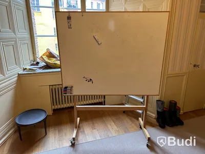 Whiteboard-tavla på stativ