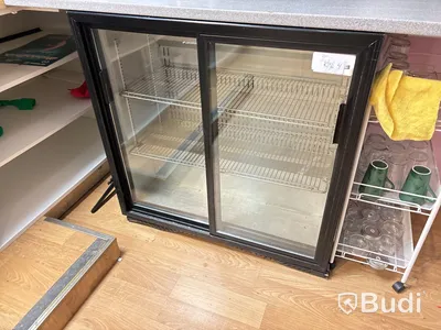 Inventarier från Sushi-restaurang. Stort Parti.