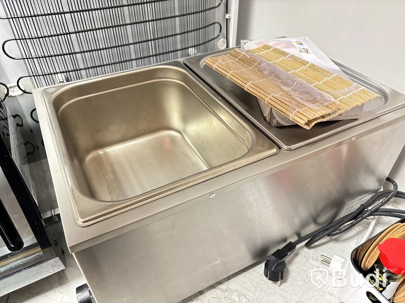 Inventarier från Sushi-restaurang. Stort Parti.