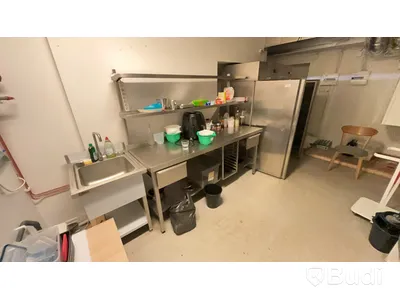 Inventarier från Sushi-restaurang. Stort Parti.