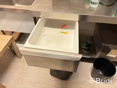Inventarier från Sushi-restaurang. Stort Parti.