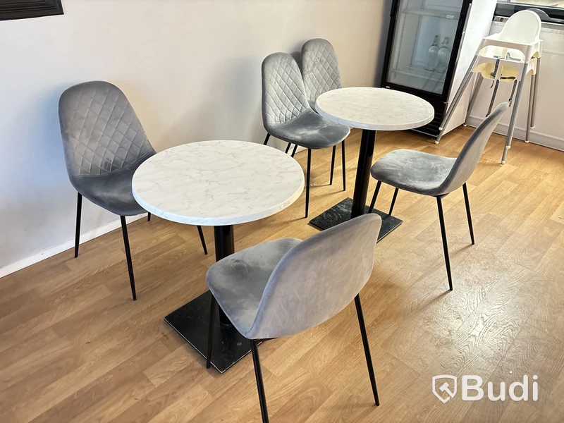 Inventarier från Sushi-restaurang. Stort Parti.