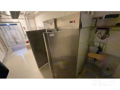 Inventarier från Sushi-restaurang. Stort Parti.