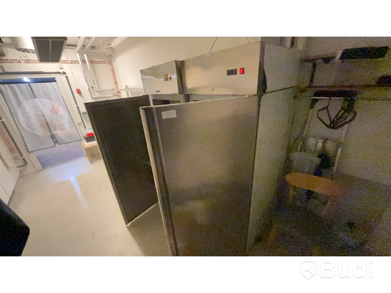 Inventarier från Sushi-restaurang. Stort Parti.