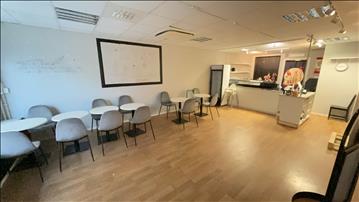 Inventarier från Sushi-restaurang. Stort Parti.