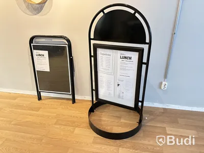 Inventarier från Sushi-restaurang. Stort Parti.