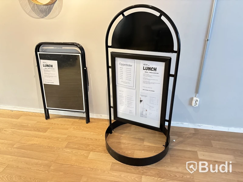 Inventarier från Sushi-restaurang. Stort Parti.