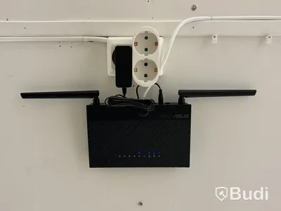 3 st routrar Netgear & Asus