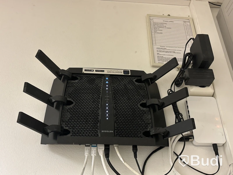 3 st routrar Netgear & Asus