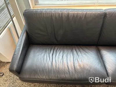 Soffa med bord & TV-bänk