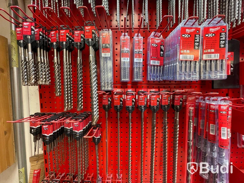 Parti med borrar, Milwaukee. Ord. pris: 49 409 kr exkl. moms