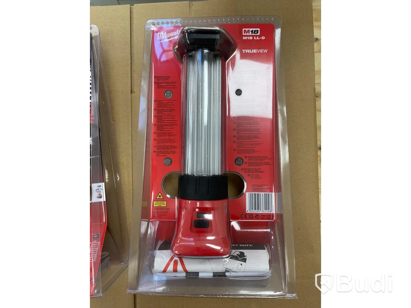 2 st lampor Milwaukee M18 LL-O. Nypris 969 kr exkl. moms