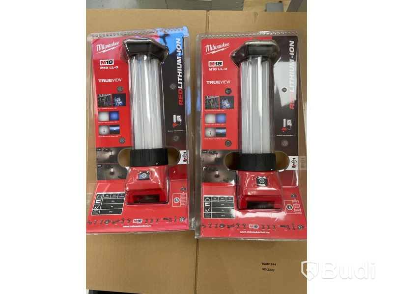2 st lampor Milwaukee M18 LL-O. Nypris 969 kr exkl. moms