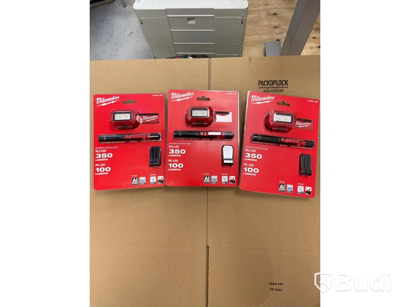 3 st lampor Milwaukee HL2-LED/IPL-LED. Nypris 756 kr exkl. moms