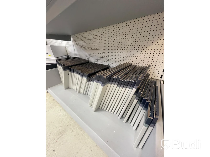 Parti med diverse klingor och tillbehör till FESTOOL. Ord. pris: 117 804 kr exkl. moms