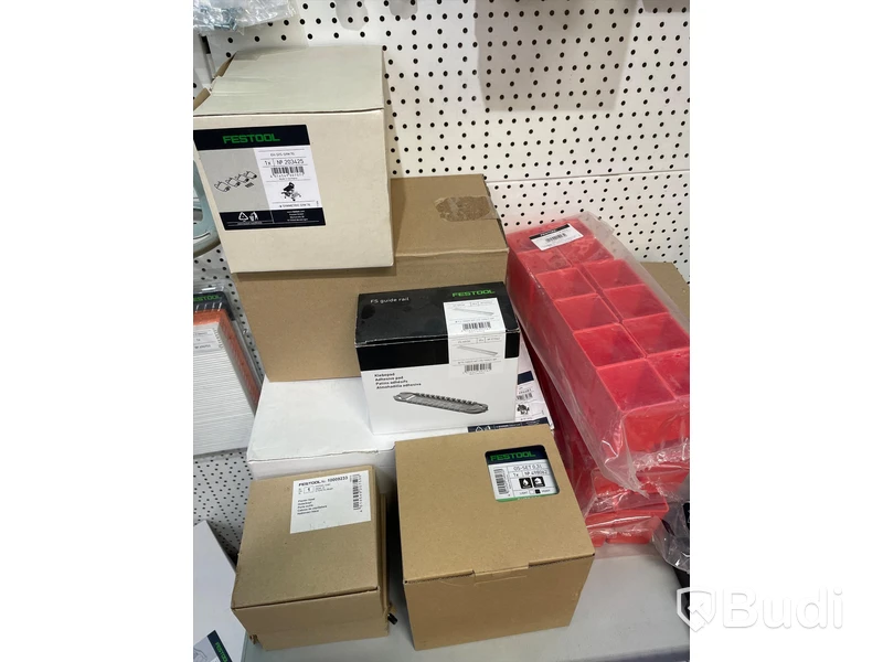 Parti med diverse klingor och tillbehör till FESTOOL. Ord. pris: 117 804 kr exkl. moms