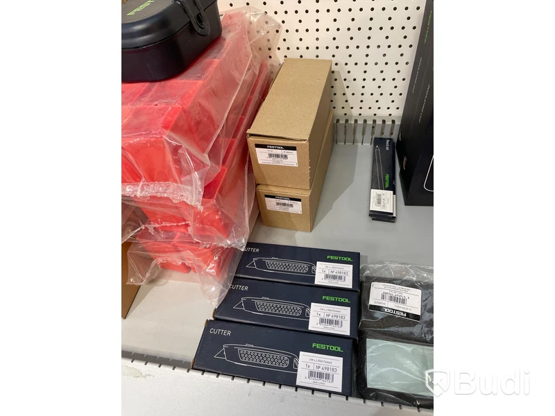 Parti med diverse klingor och tillbehör till FESTOOL. Ord. pris: 117 804 kr exkl. moms