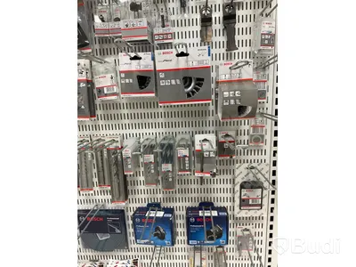 Parti med diverse borr och bits bl.a. BOSCH. Ord. pris: 47 475 kr exkl. moms