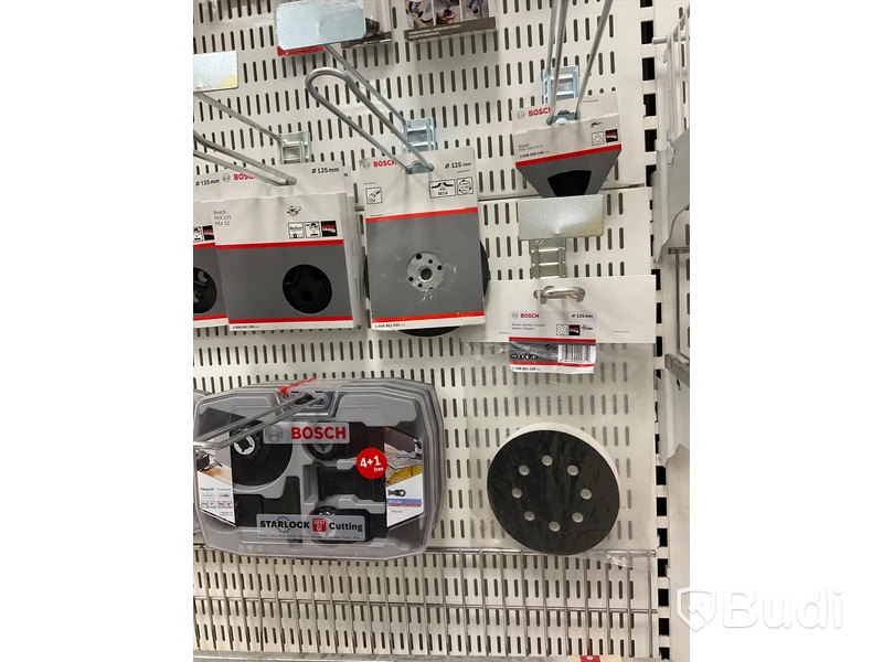 Parti med diverse sticksågsblad i olika storlekar bl.a. BOSCH. Ord. pris: 31 986 kr exkl. moms
