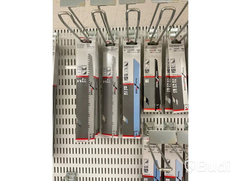 Parti med diverse sticksågsblad i olika storlekar bl.a. BOSCH. Ord. pris: 31 986 kr exkl. moms