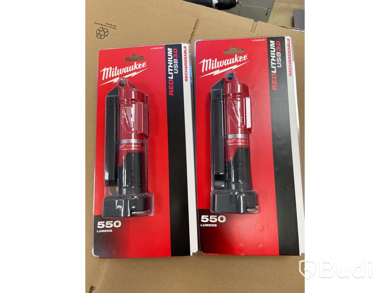 2 st Lampor Milwaukee L4 SL550. Nypris 1690 kr exkl. moms