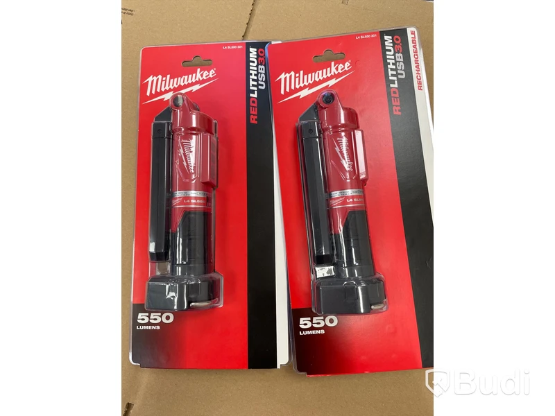 2 st Lampor Milwaukee L4 SL550. Nypris 1690 kr exkl. moms