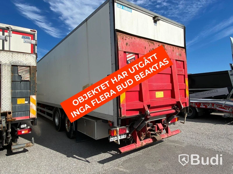 Lastbil Scania P114LB6X2 -99 inkl. BT ledstaplare