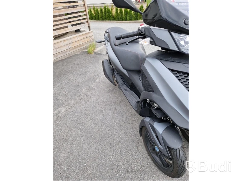 Scooter - Piaggio MP3 LT CVT 300 2017 B-kort