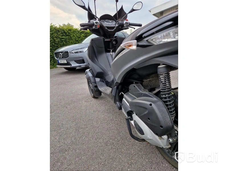 Scooter - Piaggio MP3 LT CVT 300 2017 B-kort