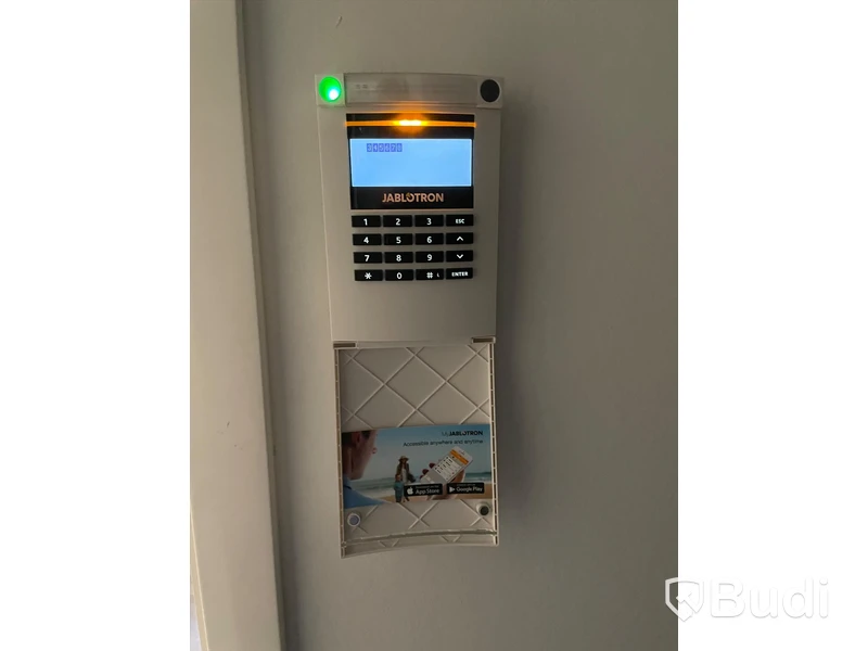 Larmsystem Jablotron och extra kamera HIK vision PTZ mini