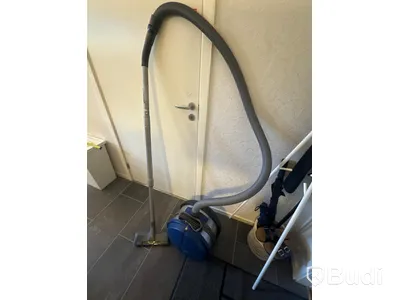 Dammsugare Electrolux 2990 och 2 st avfallstunnor