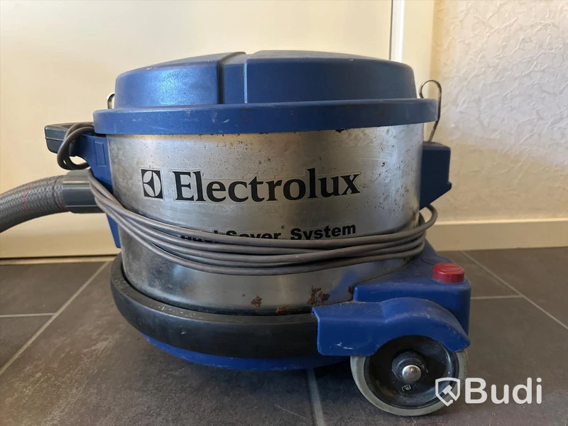 Dammsugare Electrolux 2990 och 2 st avfallstunnor