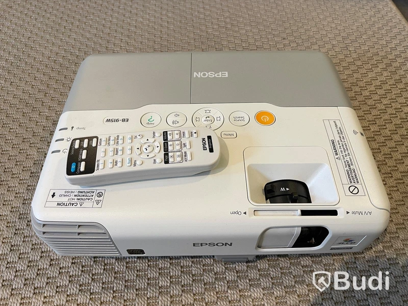 Projektor EPSON H388B och 2 st projektordukar
