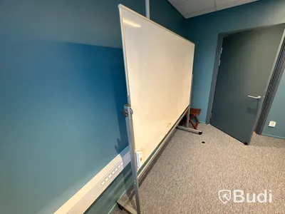 Whiteboard-tavla på stativ
