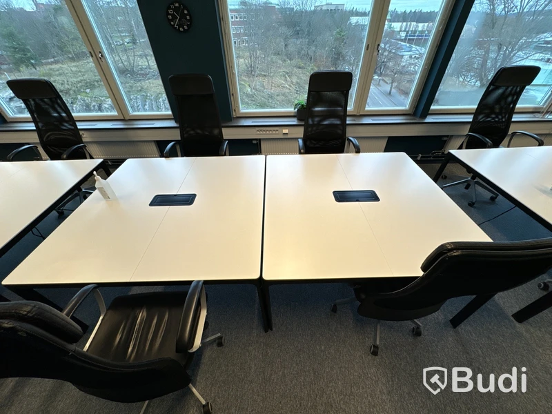 2 st. konferensbord med 4 st. stolar