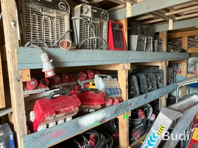 Container 20 fot full med elcentraler, kablar, stegar, mm