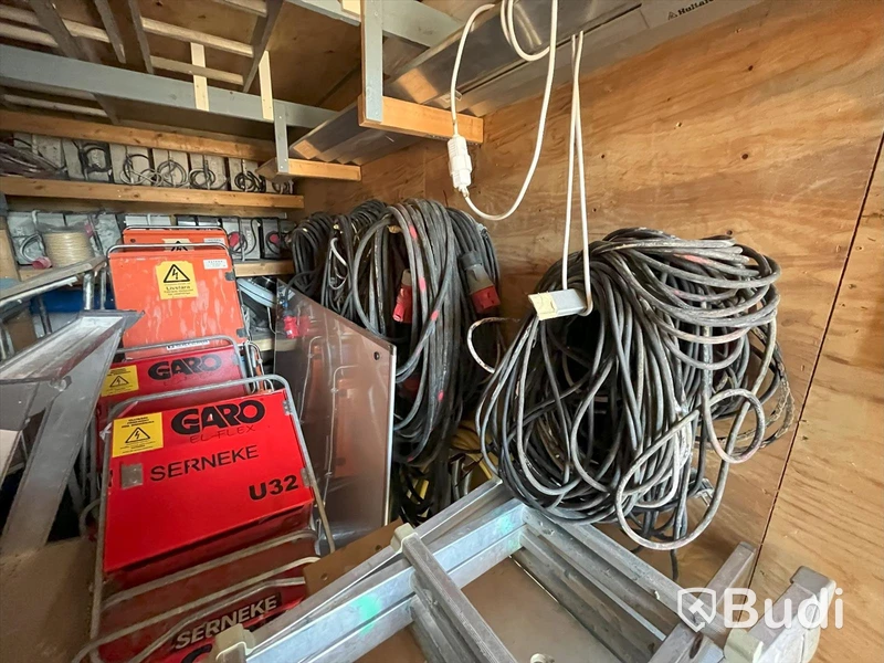 Container 20 fot full med elcentraler, kablar, stegar, mm