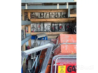 Container 20 fot full med elcentraler, kablar, stegar, mm