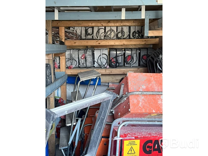 Container 20 fot full med elcentraler, kablar, stegar, mm