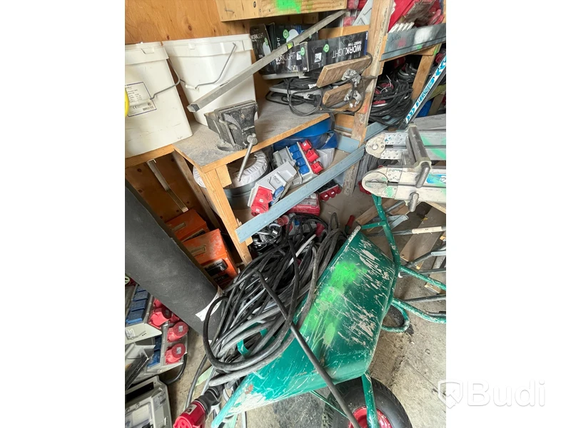 Container 20 fot full med elcentraler, kablar, stegar, mm